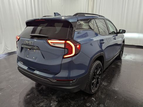 Used 2024 GMC Terrain SLT w/ Elevation Edition image 6