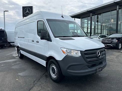 Used 2026 Mercedes-Benz Sprinter 2500 image 1