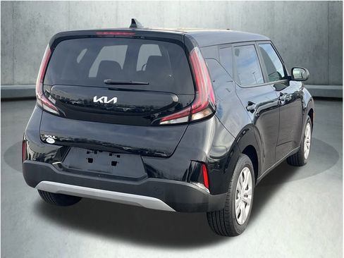 Used 2023 Kia Soul LX image 11