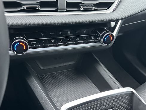 New 2026 Chevrolet Equinox LT w/ Convenience Package II image 23