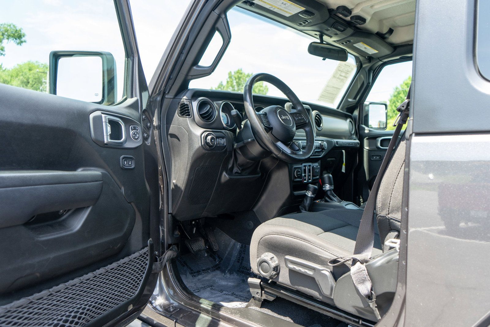 Used 2022 Jeep Wrangler Sport AWD/4WD image 13