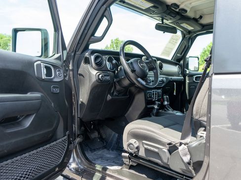 Used 2022 Jeep Wrangler Sport AWD/4WD image 13