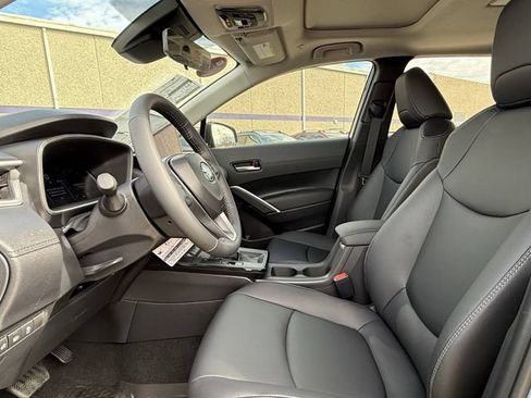 Used 2026 Toyota Corolla Cross XLE w/ Convenience Package FWD image 24