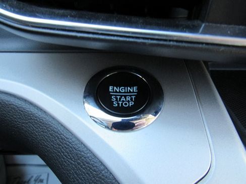Used 2023 Ford Explorer XLT w/ Equipment Group 202A AWD/4WD image 17