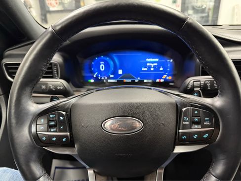 Used 2021 Ford Explorer Platinum w/ Equipment Group 601A image 11