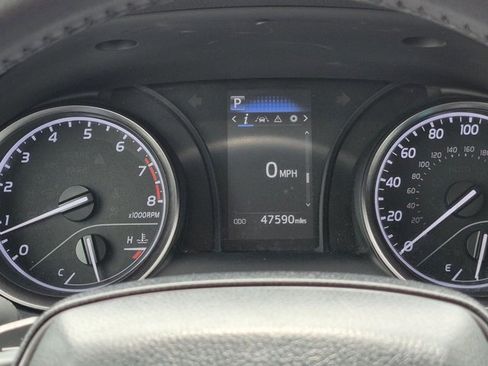 Used 2024 Toyota Camry SE FWD image 11