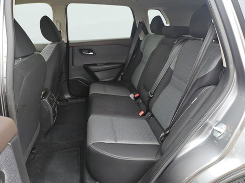 Used 2023 Nissan Rogue SV image 19