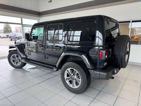 Used 2021 Jeep Wrangler Unlimited Sahara w/ Uconnect 4C Nav & Sound Group image 4