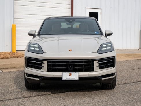 Certified 2024 Porsche Cayenne S w/ Premium Package Plus (PP1) image 10