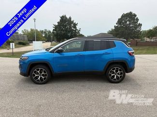 Used 2025 Jeep Compass Limited AWD/4WD video 3