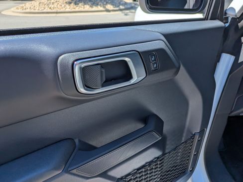 Certified 2025 Ford Bronco Badlands AWD/4WD image 17
