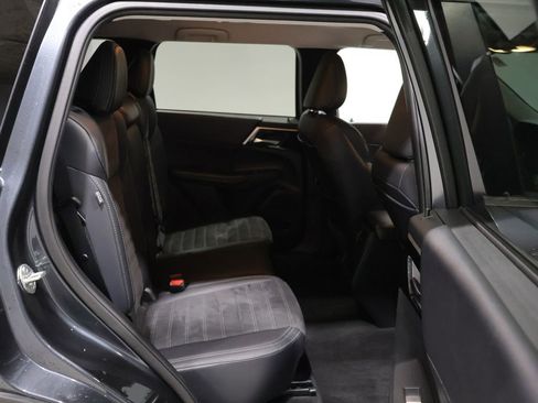 Used 2024 Mitsubishi Outlander SE image 20