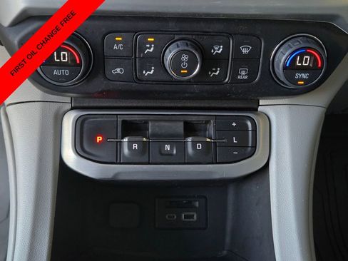 Used 2023 GMC Acadia SLT FWD image 25