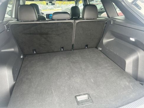 Used 2024 Volkswagen Atlas Cross Sport SE image 9