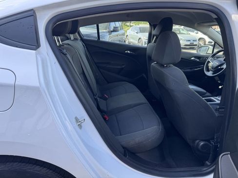 Used 2018 Chevrolet Cruze LS image 15