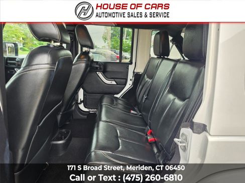 Used 2016 Jeep Wrangler Unlimited Sahara w/ Dual Top Group AWD/4WD image 30