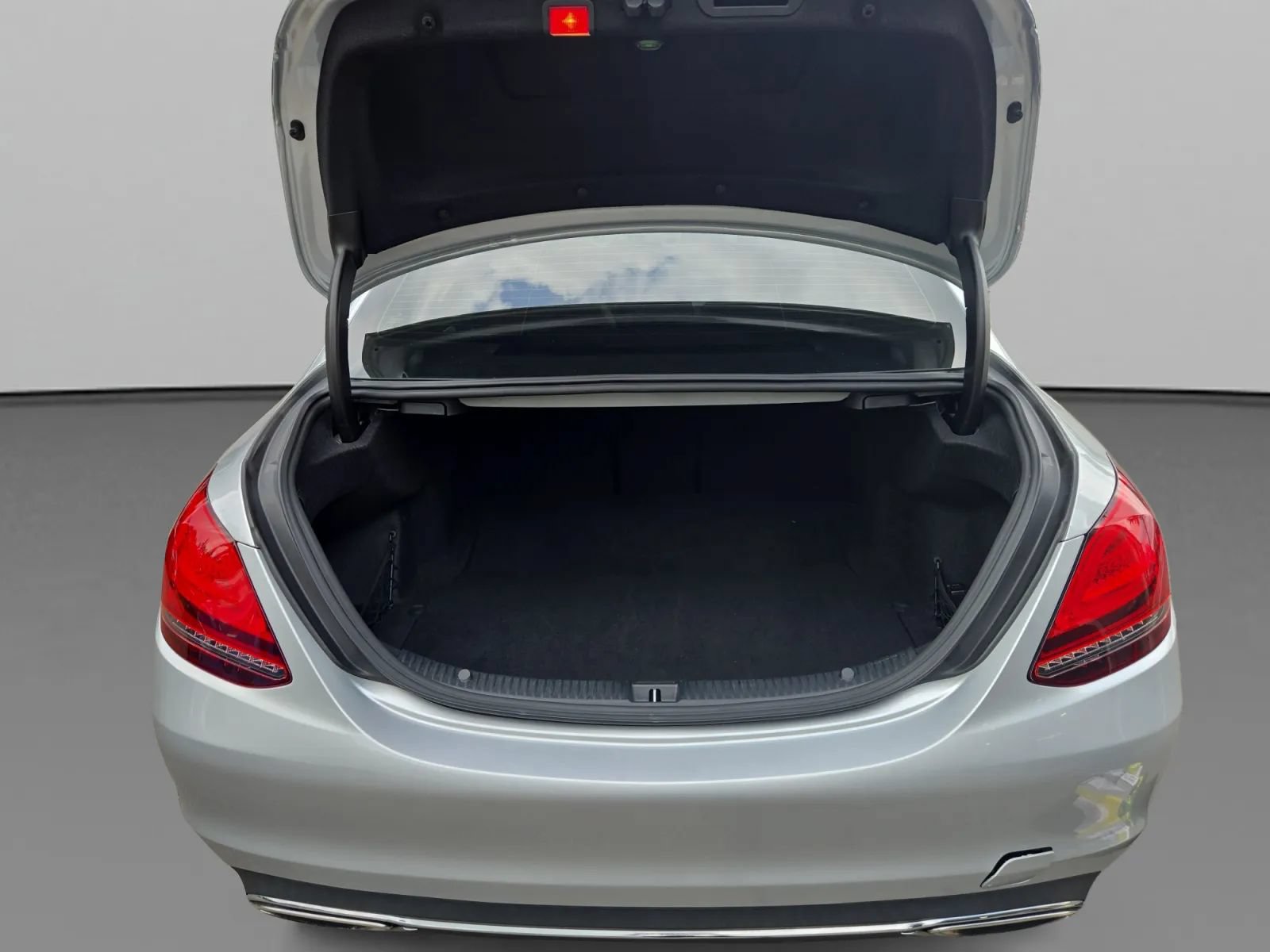 Used 2019 Mercedes-Benz C 300 Sedan image 27