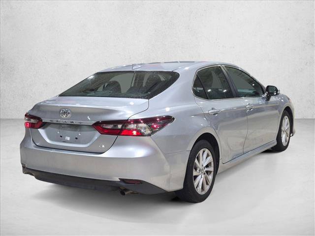 Used 2021 Toyota Camry LE FWD image 5