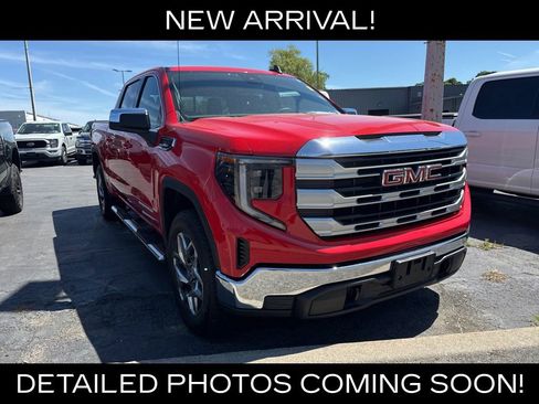 Used 2024 GMC Sierra 1500 SLE w/ Preferred Package AWD/4WD image 2