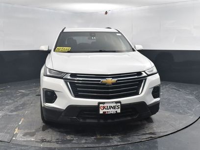 Used 2023 Chevrolet Traverse LT