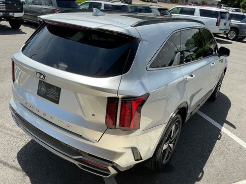 Used 2021 Kia Sorento S w/ Panoramic Sunroof Package FWD image 6