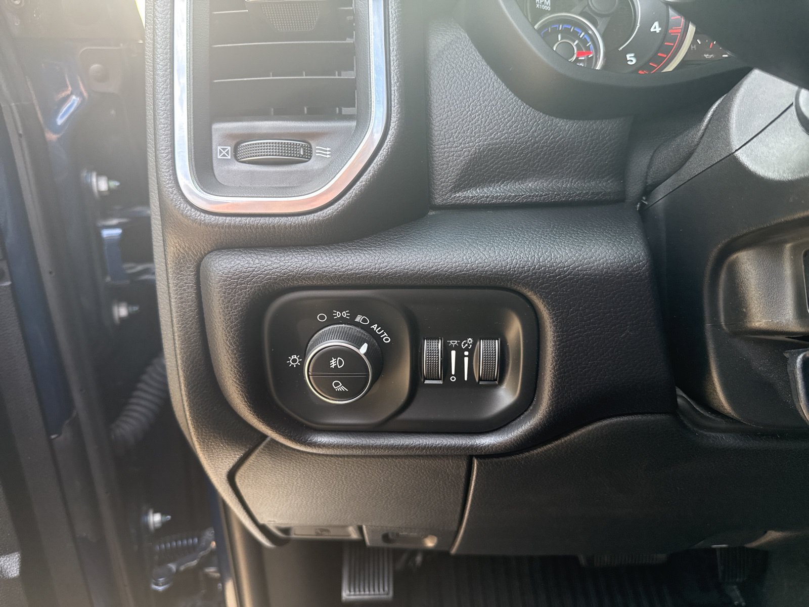 Used 2022 RAM 2500 Laramie AWD/4WD image 14