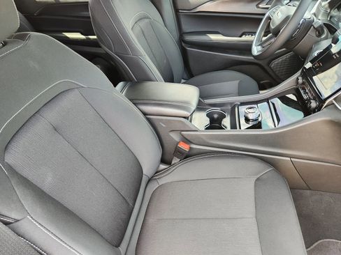 New 2025 Jeep Grand Cherokee L Laredo w/ Luxury Tech Group I RWD image 23