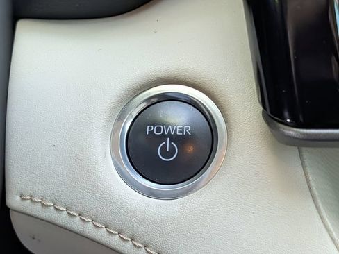 Used 2024 Toyota Highlander Limited AWD/4WD image 20