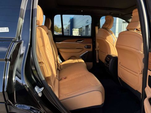 Used 2023 Jeep Grand Cherokee Summit image 28