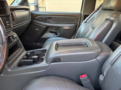 Used 2006 Chevrolet Silverado 2500 W/T w/ Skid Plate Package image 17