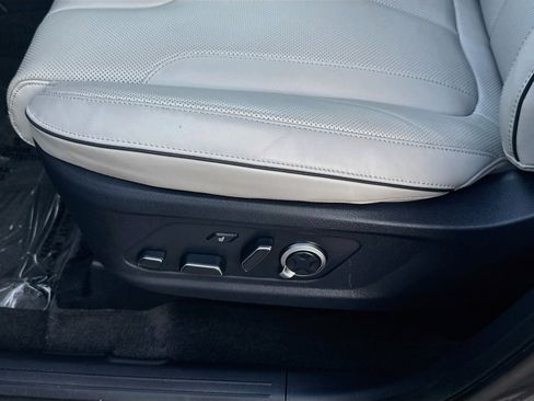 Used 2025 Hyundai Palisade Calligraphy FWD image 15