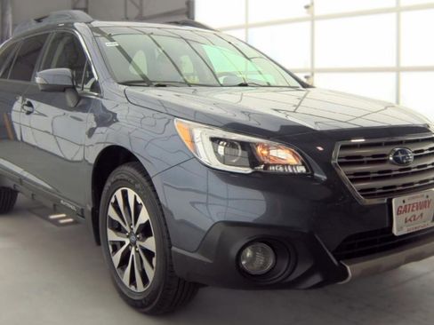 Used 2017 Subaru Outback 3.6R Limited AWD/4WD image 3