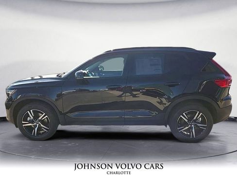 New 2026 Volvo XC40 B5 Core w/ Climate Package image 9