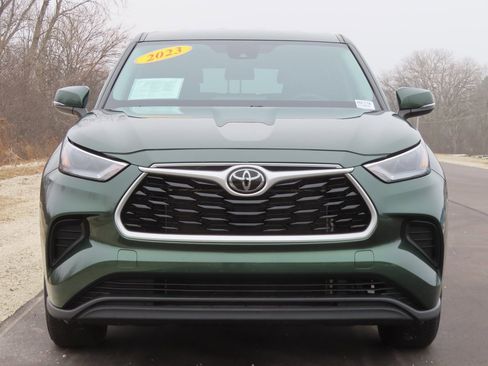 Used 2023 Toyota Highlander L image 12