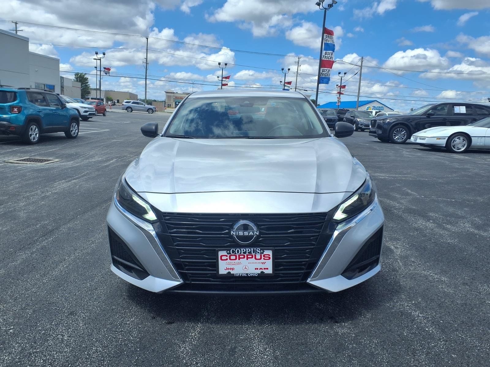Used 2024 Nissan Altima 2.5 SV FWD image 2
