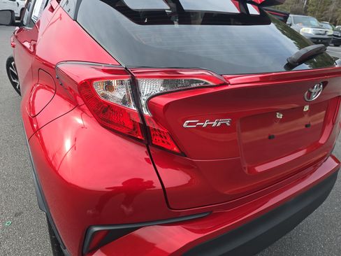 Used 2021 Toyota C-HR XLE image 35