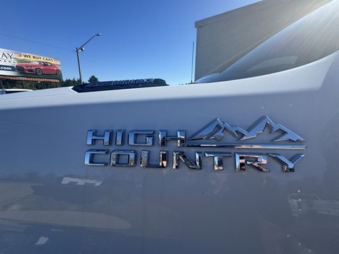 Used 2024 Chevrolet Silverado 2500 High Country w/ High Country Premium Package image 25