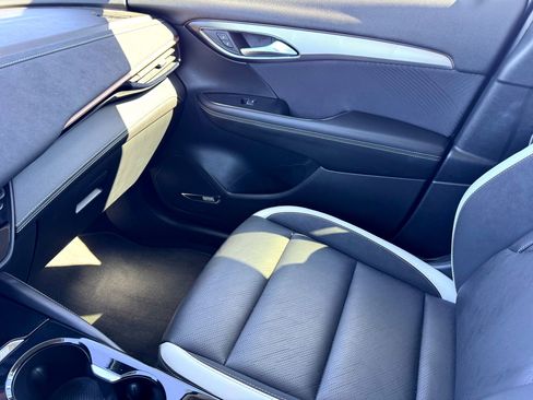 Used 2025 Buick Envision Sport Touring image 32