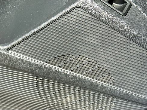 Used 2022 Volkswagen Taos S image 20