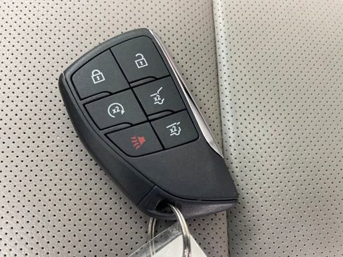 Used 2024 GMC Yukon SLT w/ SLT Luxury Package image 27