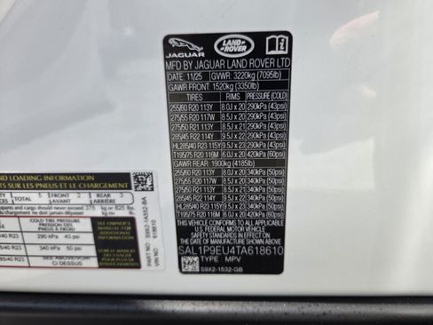 Used 2026 Land Rover Range Rover Sport SE AWD/4WD image 19