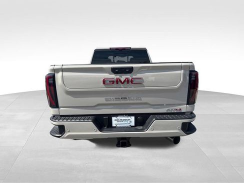 New 2026 GMC Sierra 2500 AT4 w/ AT4 Premium Plus Package AWD/4WD image 4