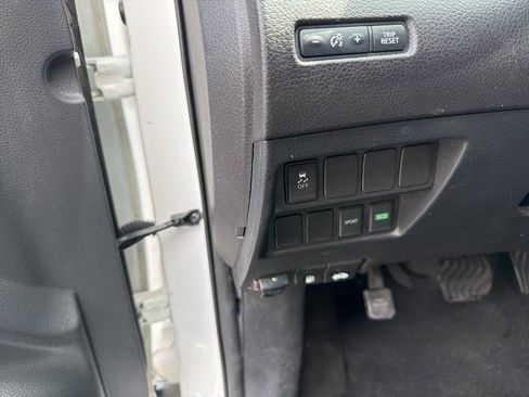 Used 2017 Nissan Rogue S FWD image 15