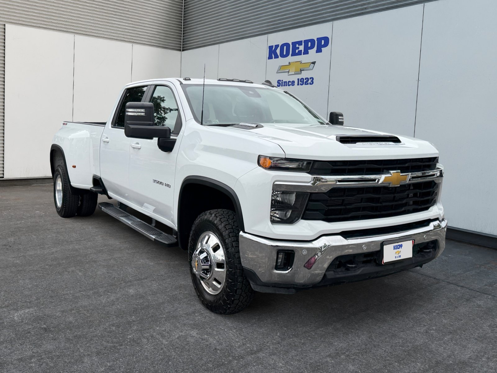 Used 2025 Chevrolet Silverado 3500 LT w/ Safety Package AWD/4WD image 7