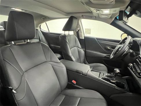 Certified 2025 Lexus ES 350 image 11