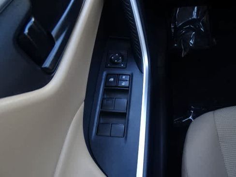Certified 2025 Toyota RAV4 LE AWD/4WD image 37