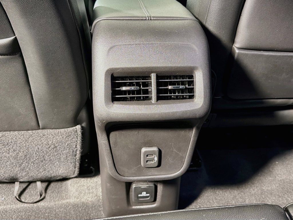 Used 2024 GMC Terrain SLT w/ Elevation Edition AWD/4WD image 26