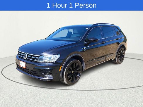 Used 2021 Volkswagen Tiguan SE R-Line image 2