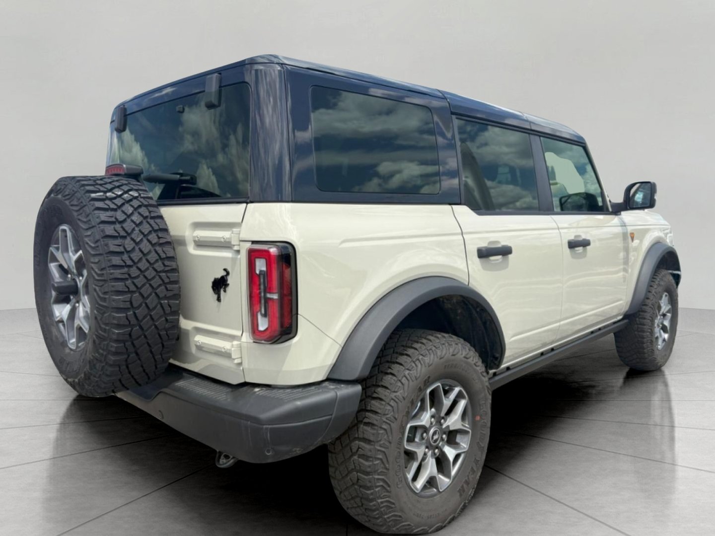Used 2025 Ford Bronco Badlands AWD/4WD image 9