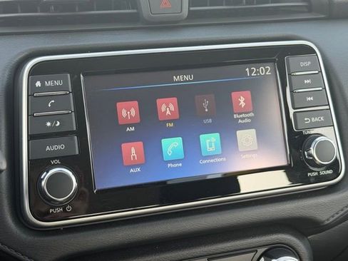 Used 2025 Nissan Versa S w/ Trunk Package image 17